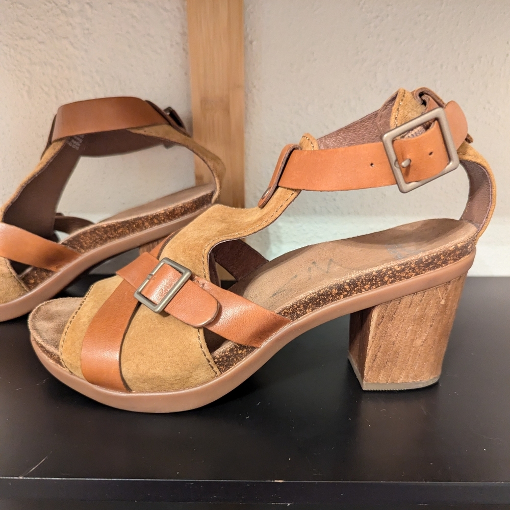 Dansko Block Wooden Heel Sandal 38 - Picture 5 of 9